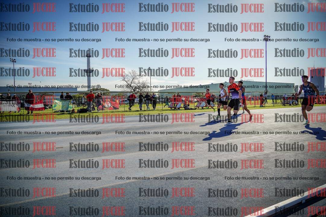 Fotos de los 100 m llanos de varones - FINAL