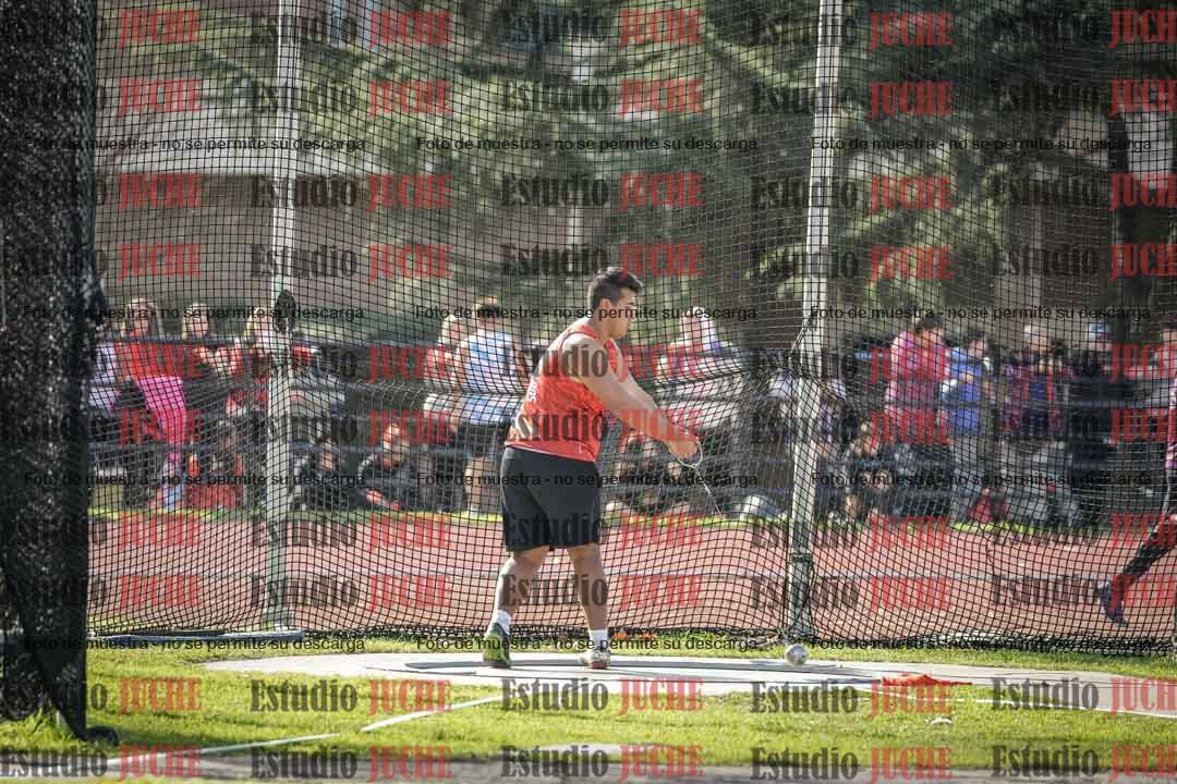 Fotos del lanzamiento de martillo de varones