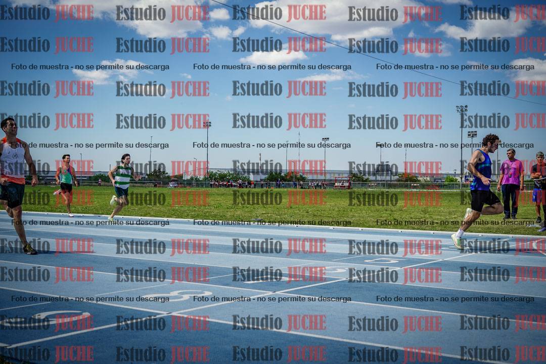 Fotos de los 400 m llanos de varones