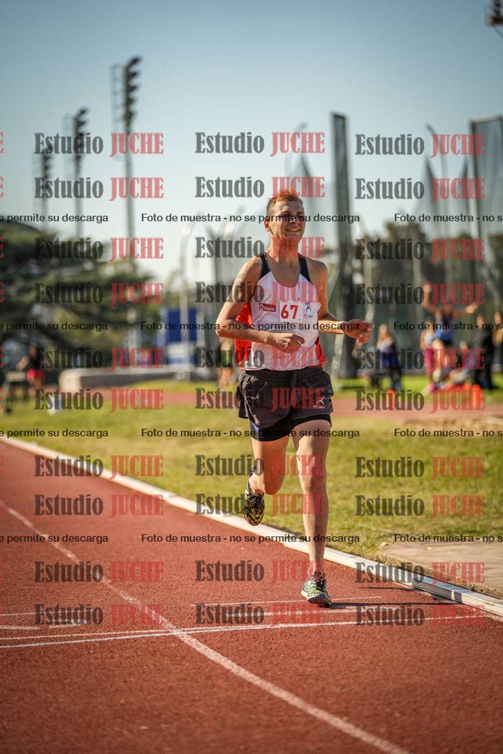 Fotos de los 800 m llanos de varones
