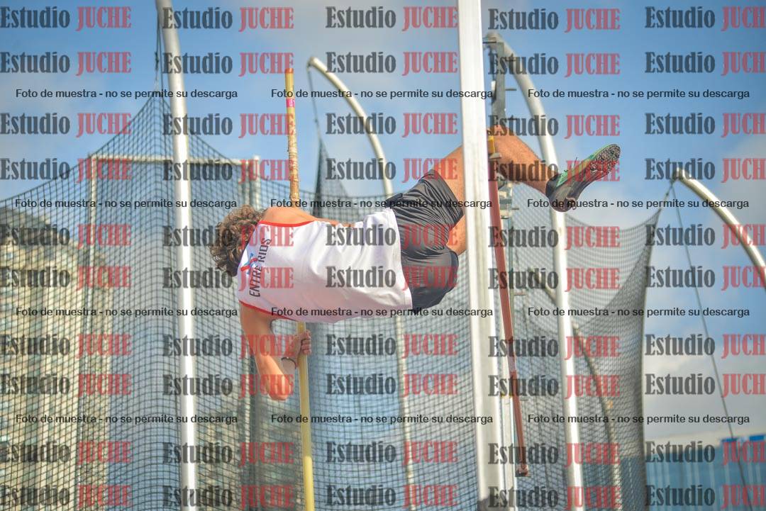 Fotos del salto con garrocha de varones - decatlón 8