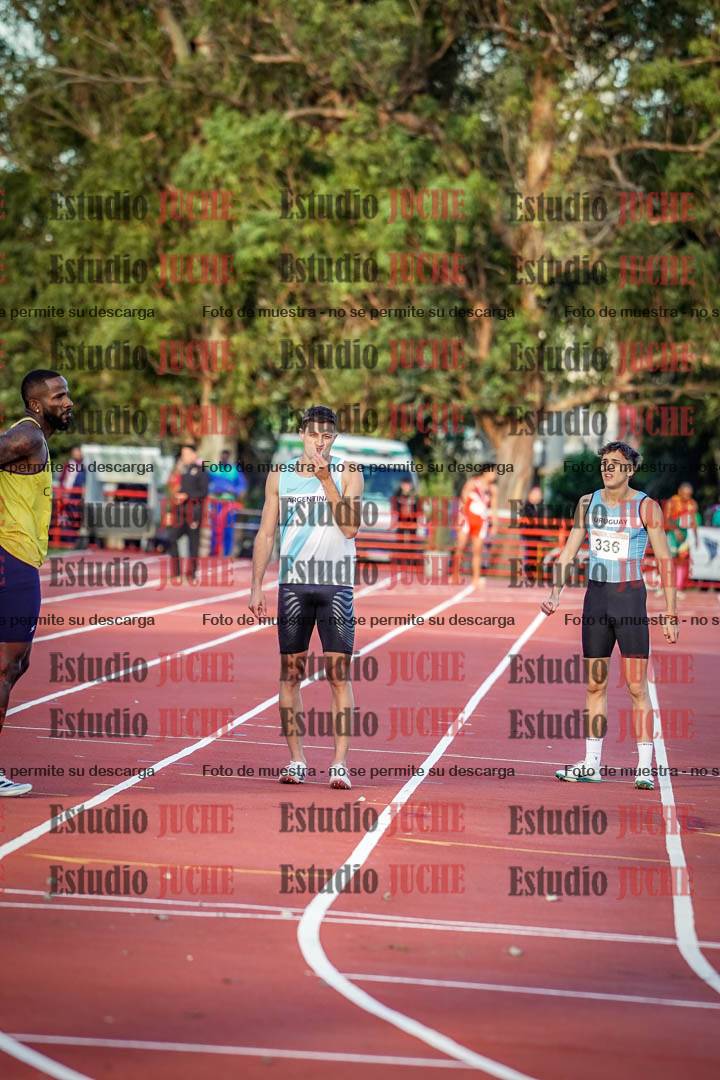 Fotos de las postas 4x100 m de varones - serie 1