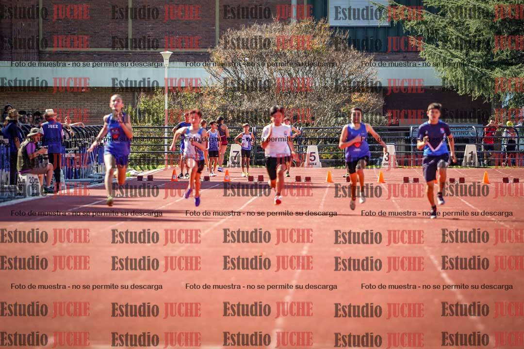 Fotos de los 80 m de varones