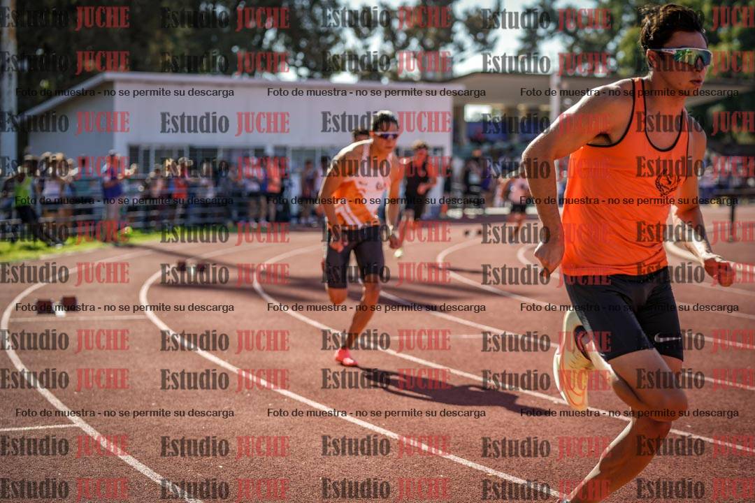 Fotos de los 400 m llanos de varones