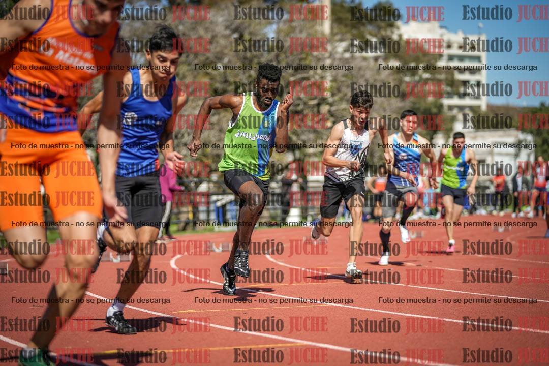 Fotos de los 200 m llanos de varones