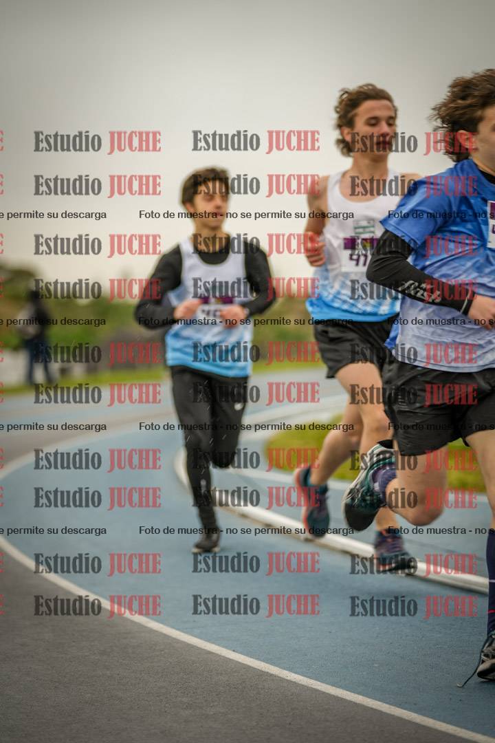 Fotos de los 3000 m llanos de varones - U17 (incluye la marcha atlética)