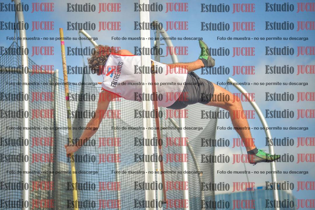Fotos del salto con garrocha de varones - decatlón 8