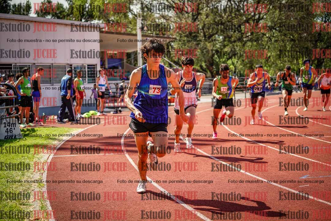 Fotos de los 800 m llanos de varones