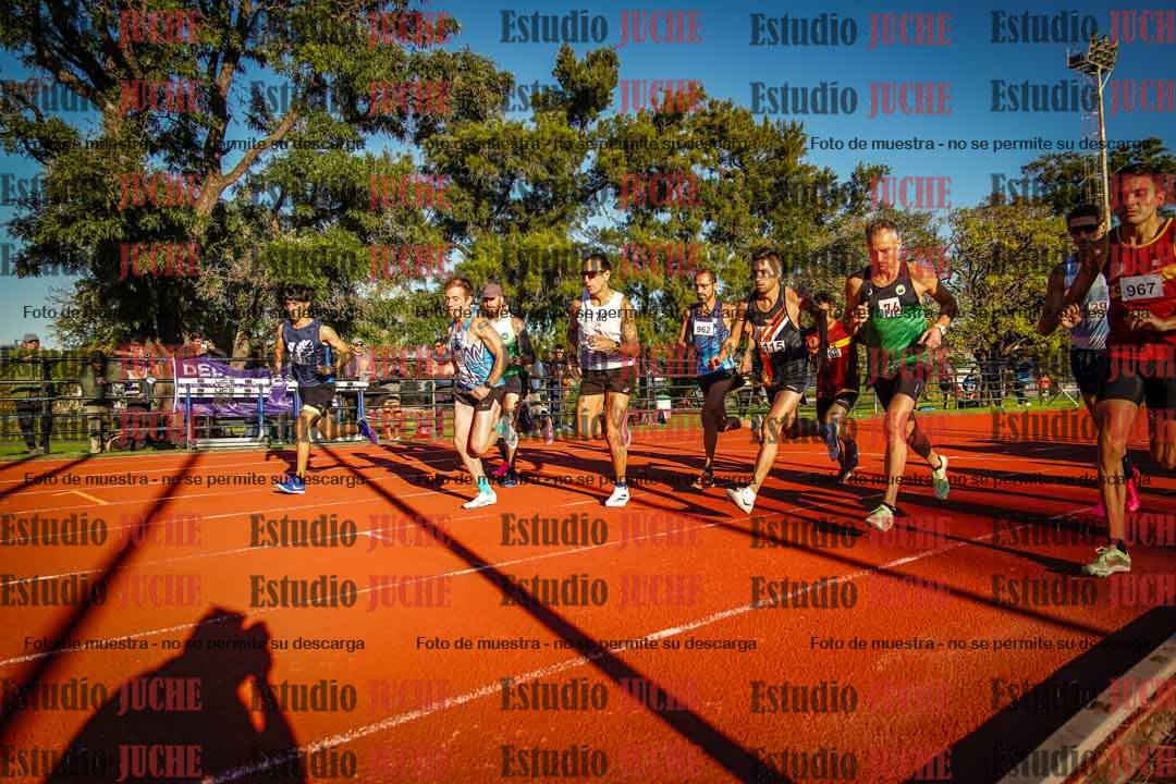 Fotos de los 3000 m llanos de varones
