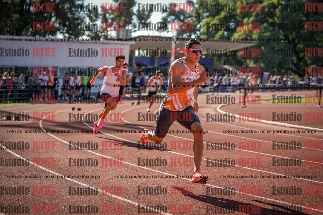Fotos de los 400 m llanos de varones