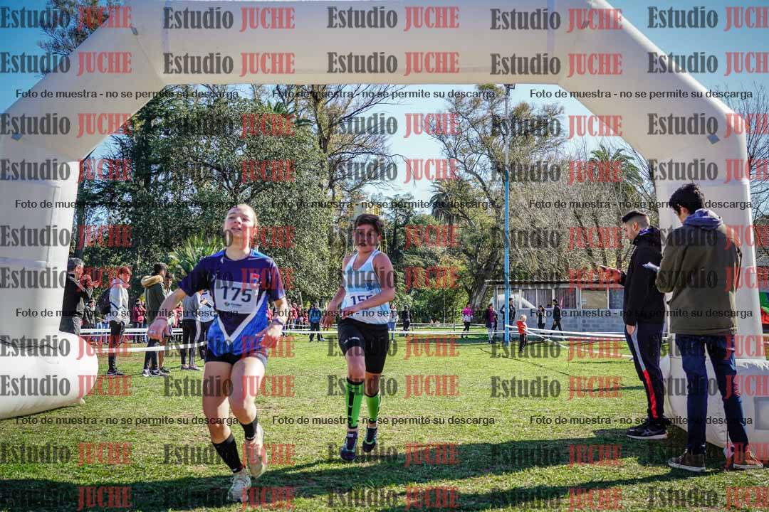 Fotos de la llegada del cross de 2000 m