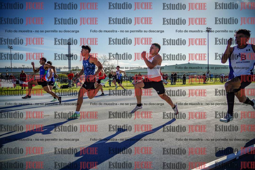 Fotos de los 100 m llanos de varones - FINAL