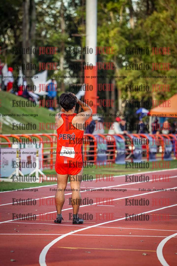 Fotos de las postas 4x100 m de varones - serie 1