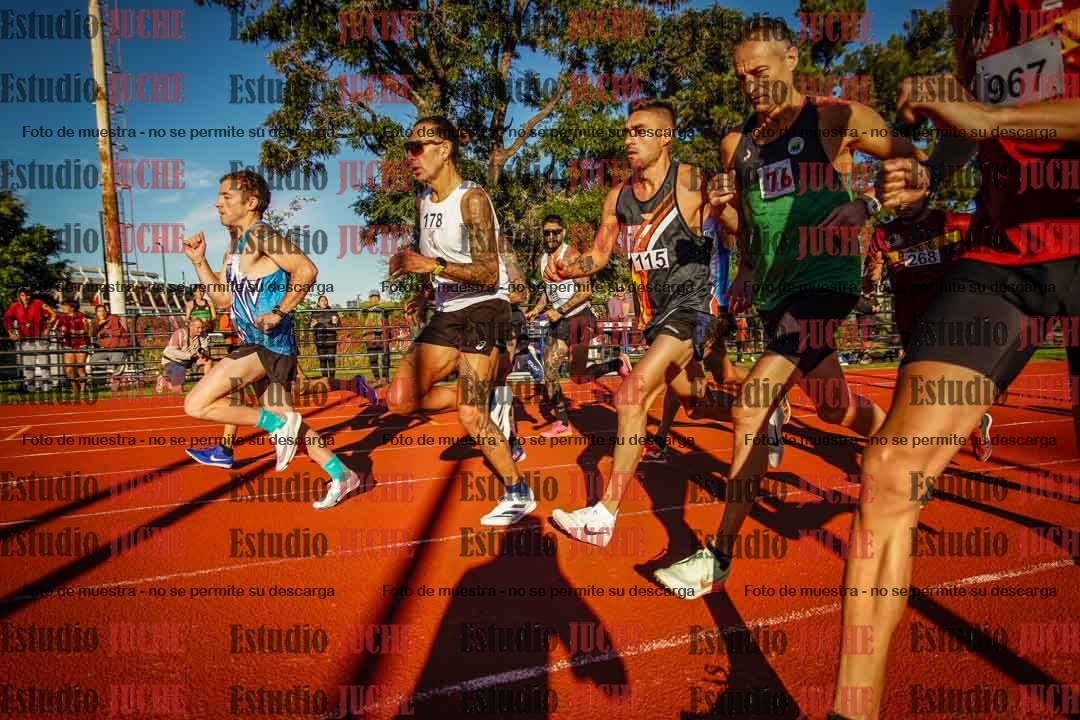 Fotos de los 3000 m llanos de varones