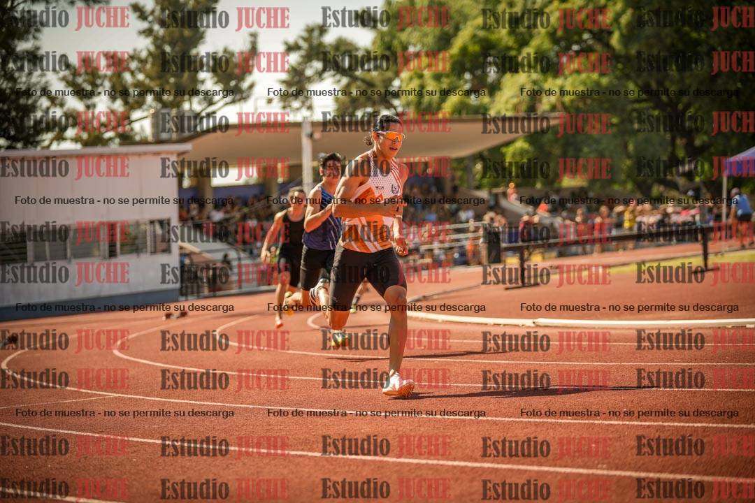 Fotos de los 400 m llanos de varones