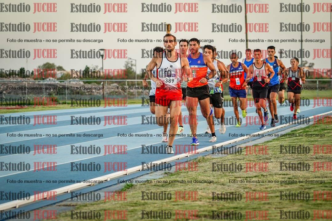Fotos de los 3000 m llanos de varones
