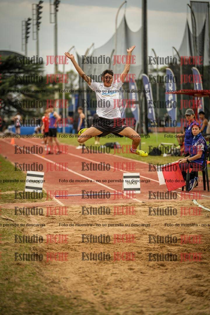 Fotos del salto en largo de varones