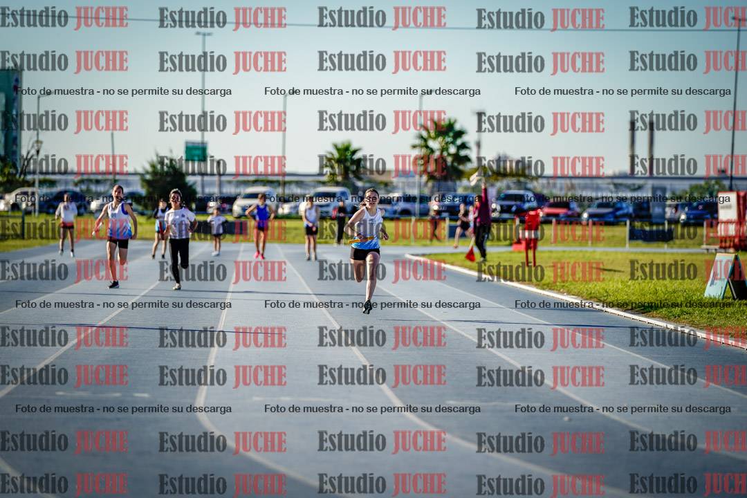 Fotos de las postas 5x80 m de mujeres