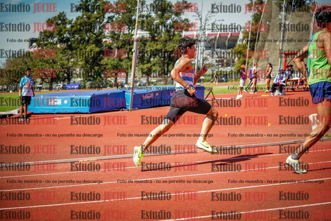 Fotos de los 800 m llanos de varones