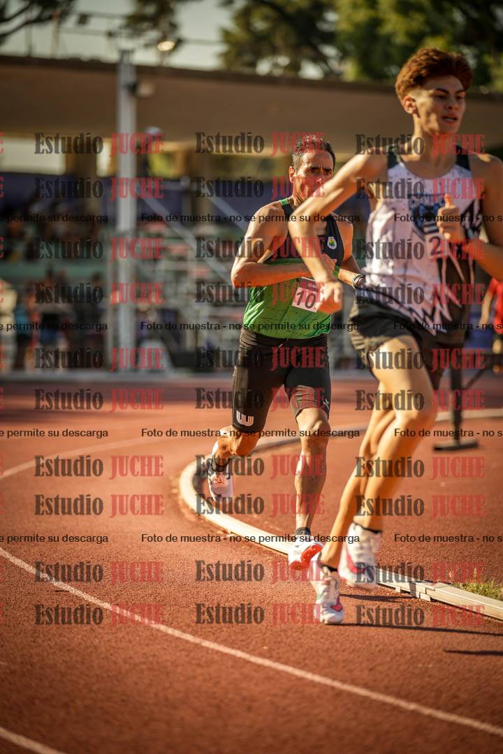 Fotos de los 800 m llanos de varones