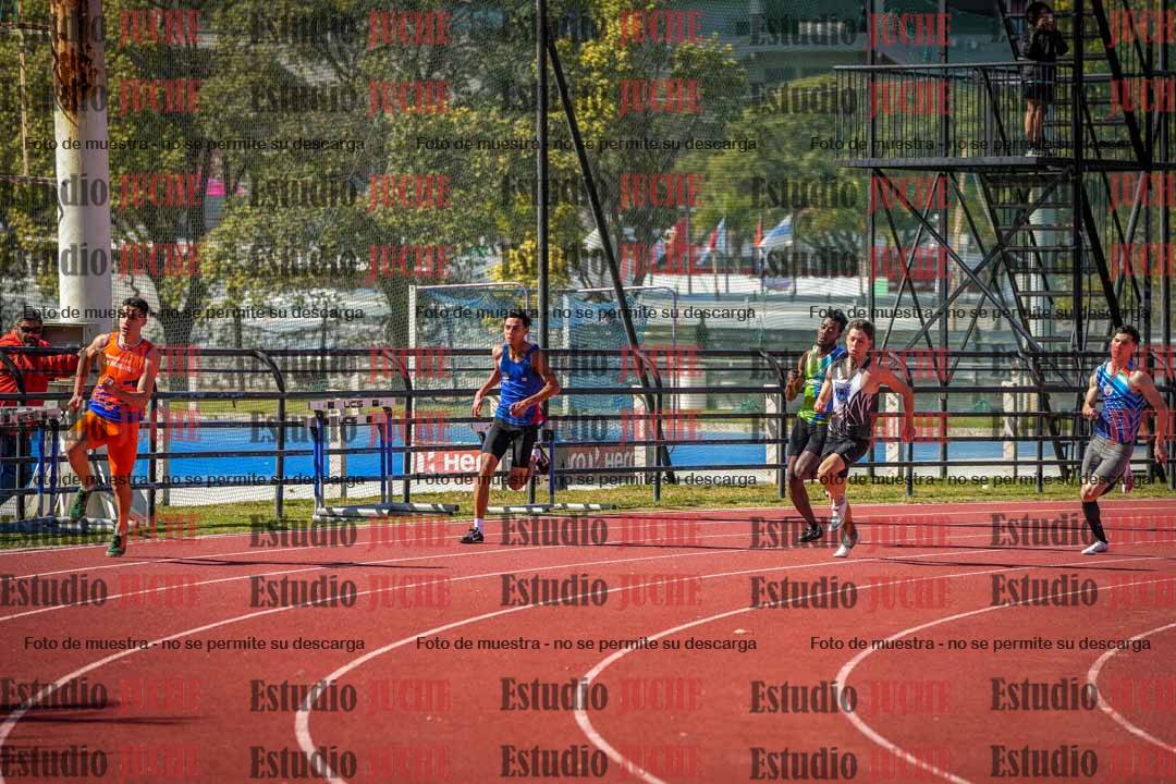 Fotos de los 200 m llanos de varones