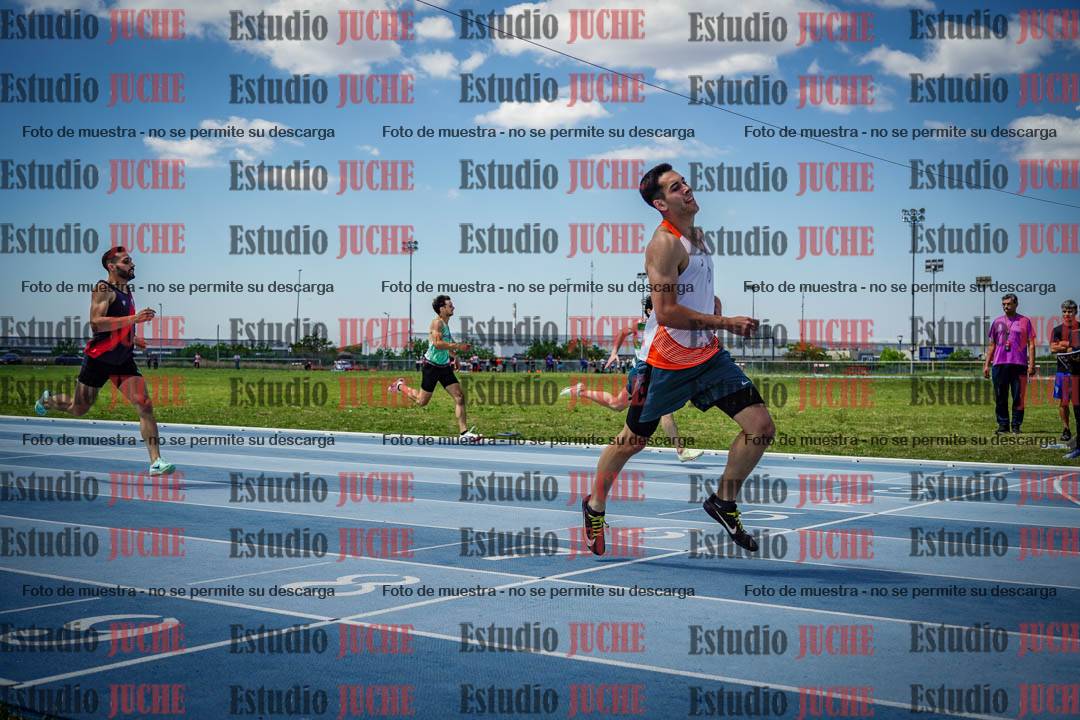 Fotos de los 400 m llanos de varones