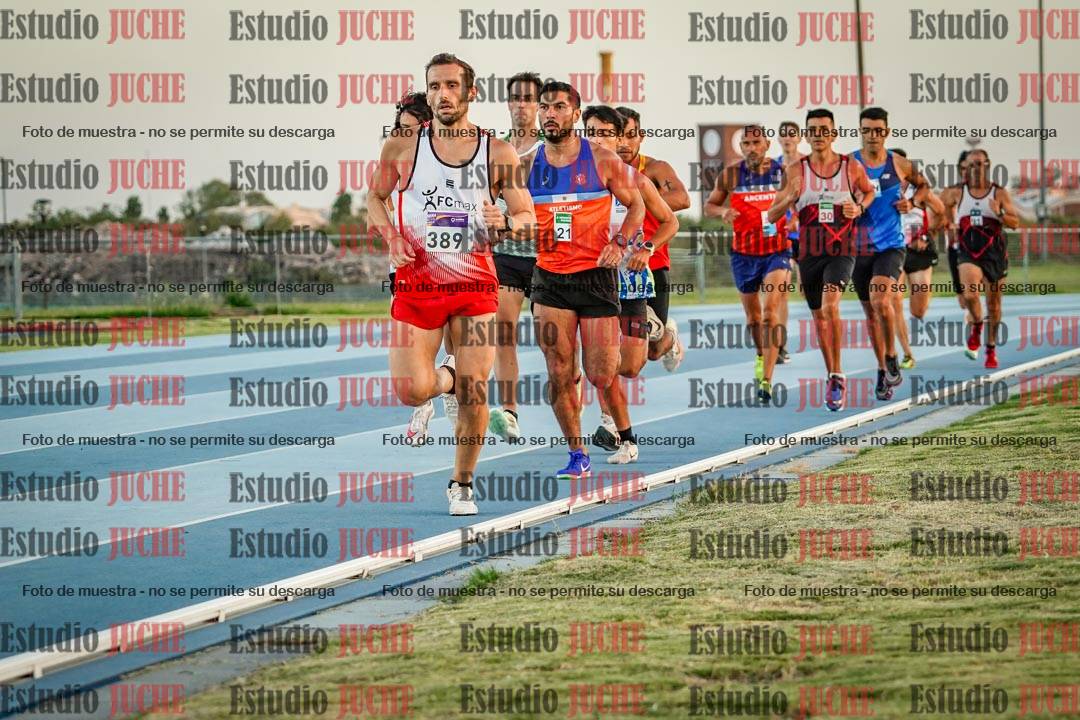 Fotos de los 3000 m llanos de varones