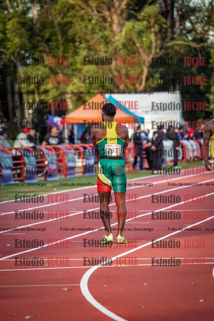 Fotos de las postas 4x100 m de varones - serie 1