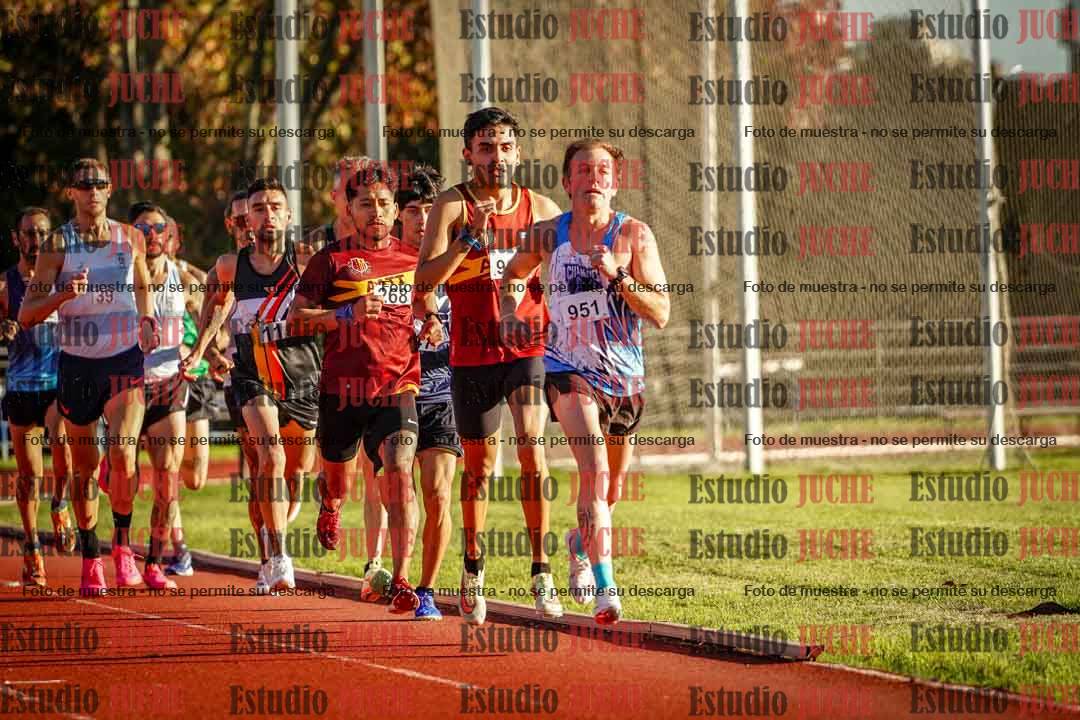 Fotos de los 3000 m llanos de varones