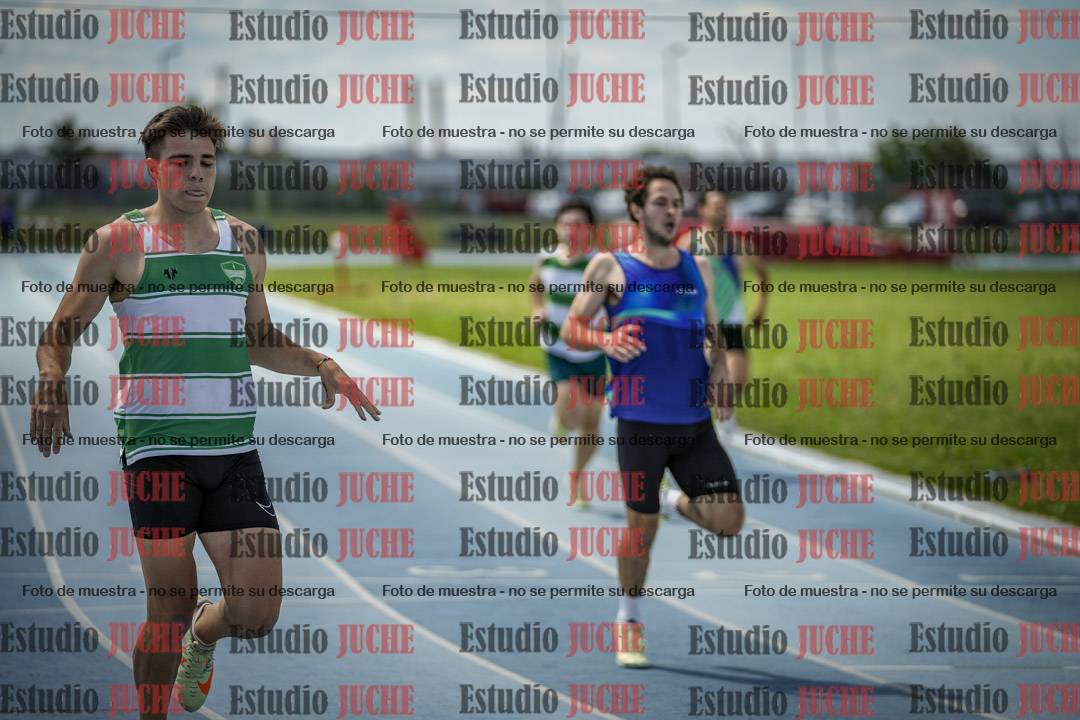 Fotos de los 400 m llanos de varones