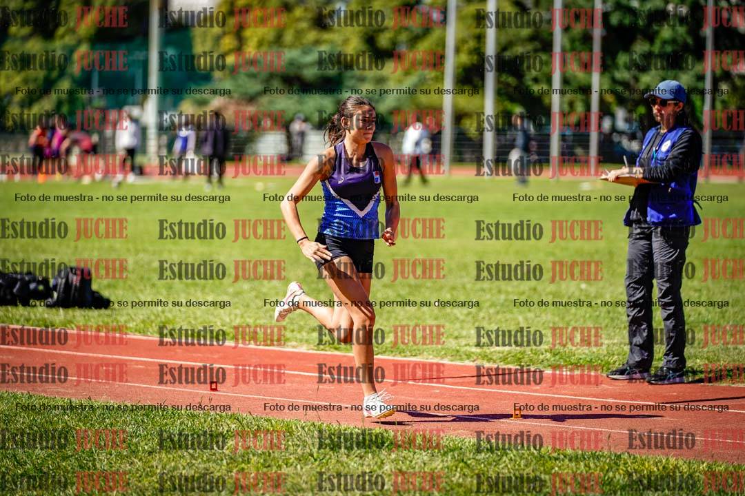 Fotos del salto en largo de mujeres