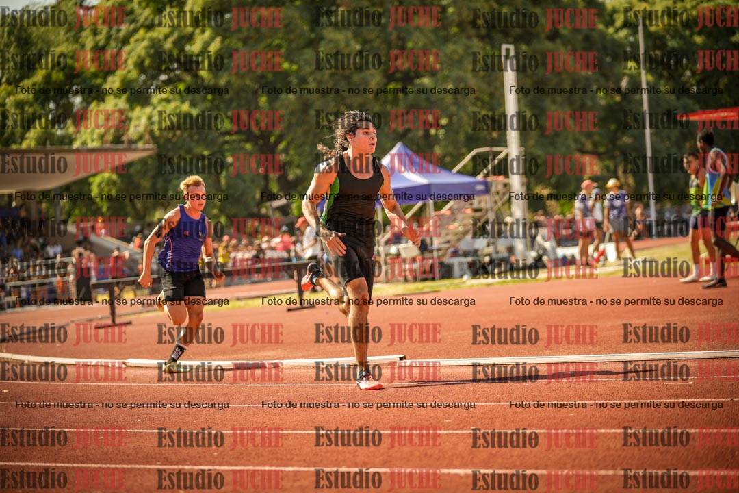 Fotos de los 400 m llanos de varones