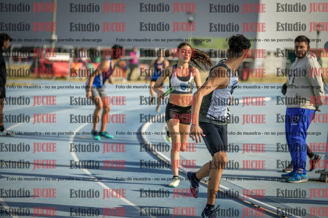Fotos de las Postas 8x200 m mixta