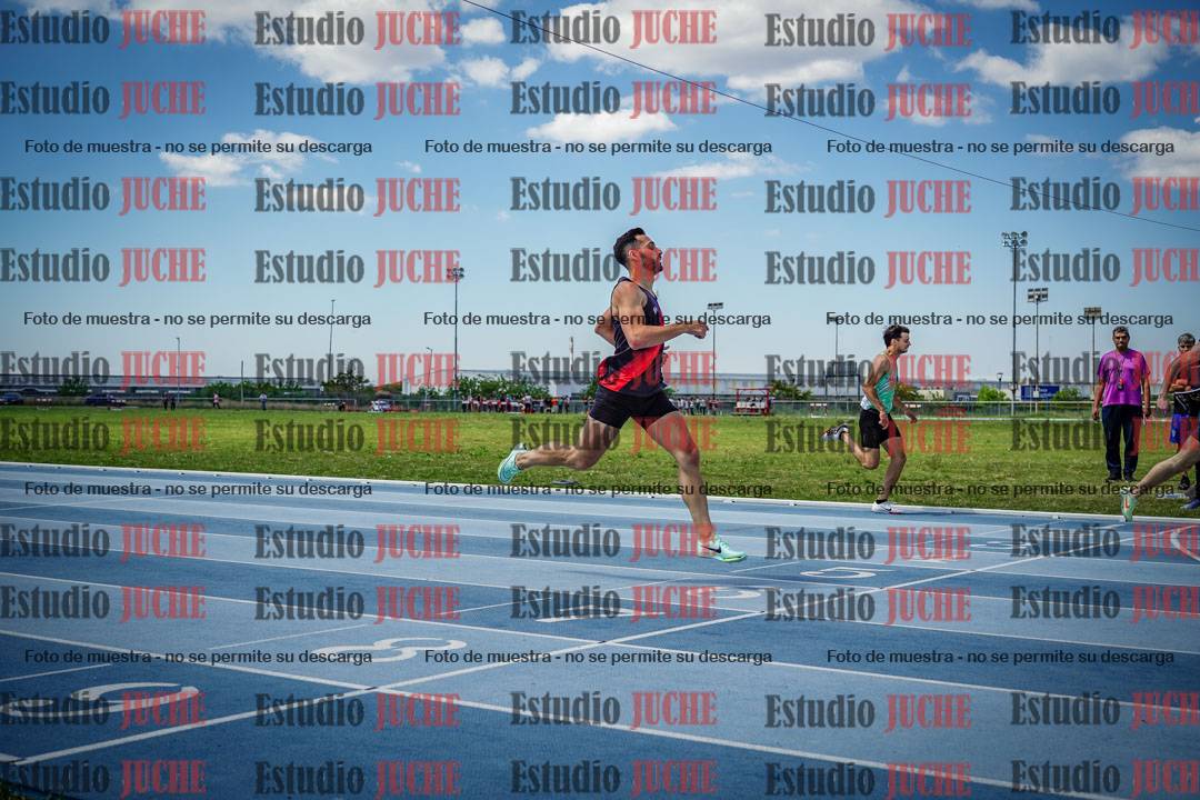 Fotos de los 400 m llanos de varones