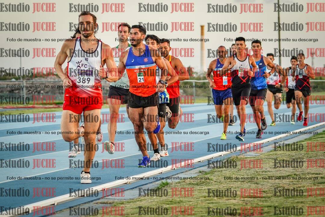 Fotos de los 3000 m llanos de varones