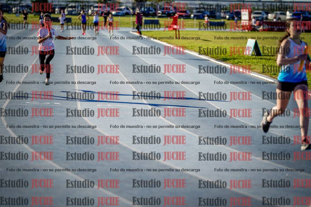 Fotos de las postas 5x80 m de mujeres