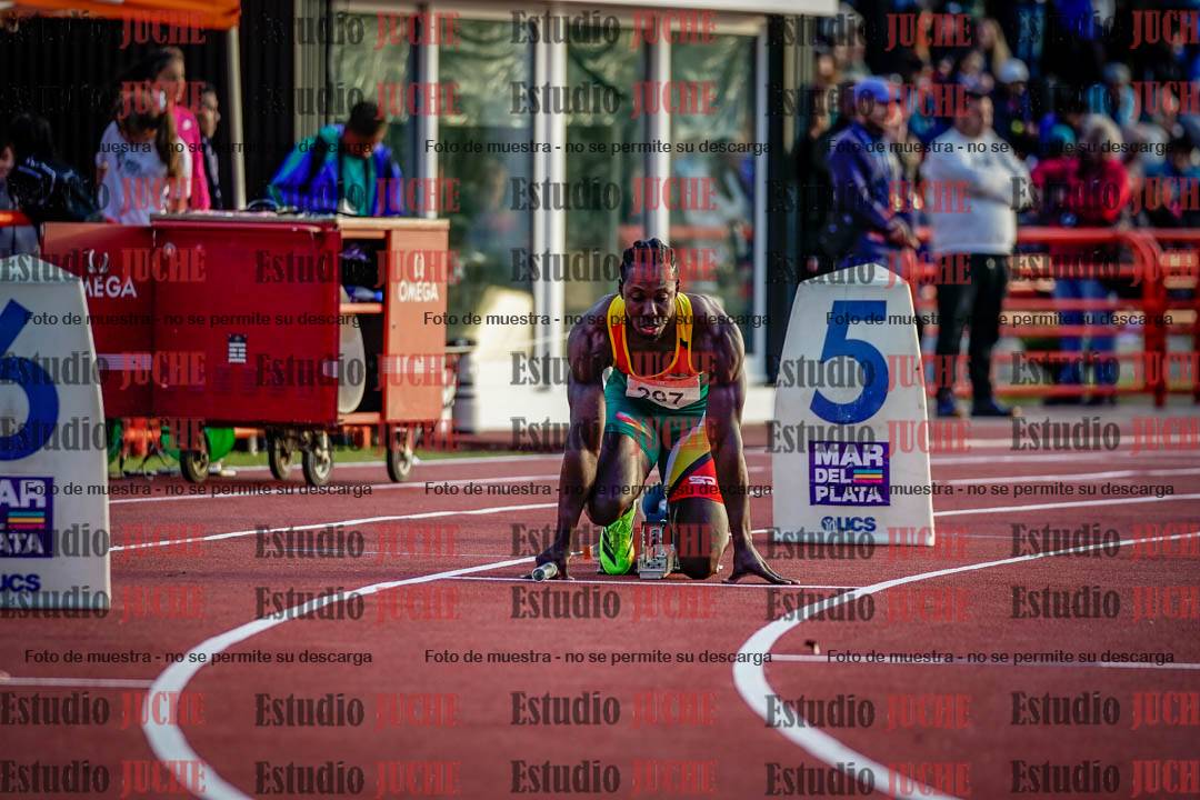 Fotos de las postas 4x100 m de varones - serie 1