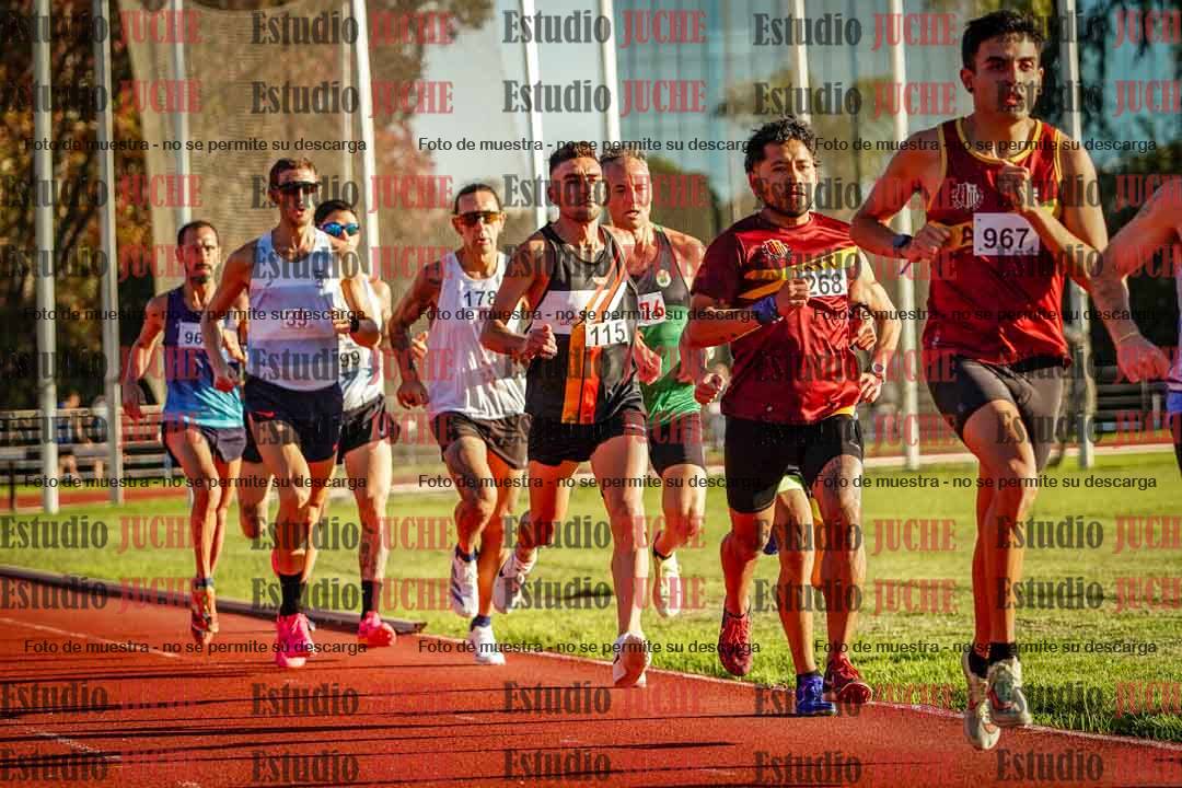 Fotos de los 3000 m llanos de varones