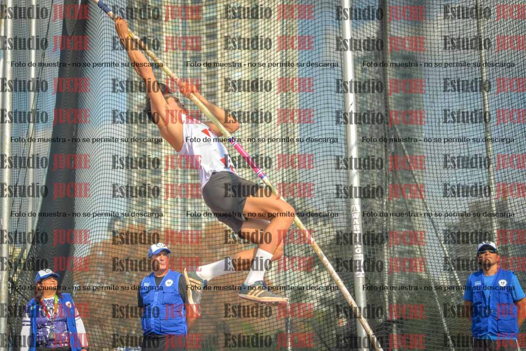 Fotos del salto con garrocha de varones - decatlón 8