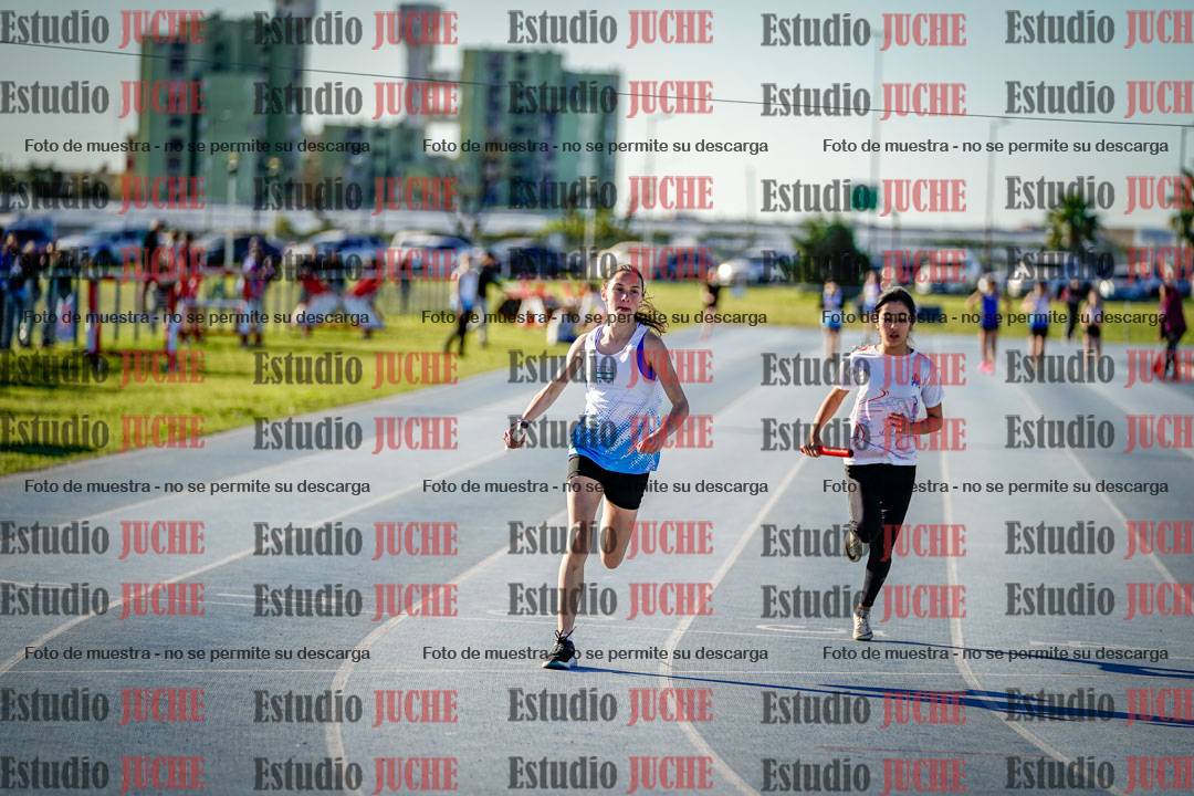 Fotos de las postas 5x80 m de mujeres