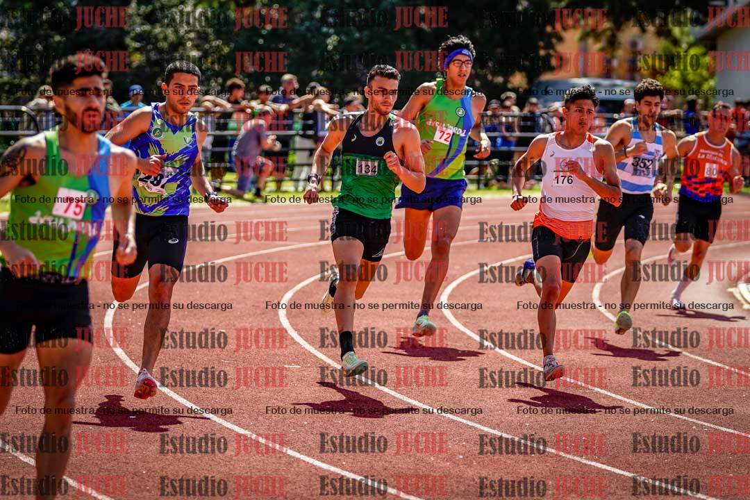 Fotos de los 800 m llanos de varones