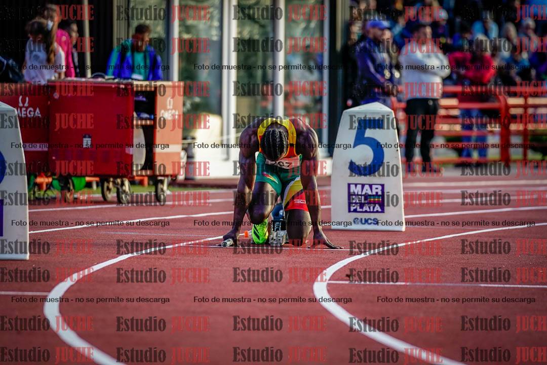 Fotos de las postas 4x100 m de varones - serie 1