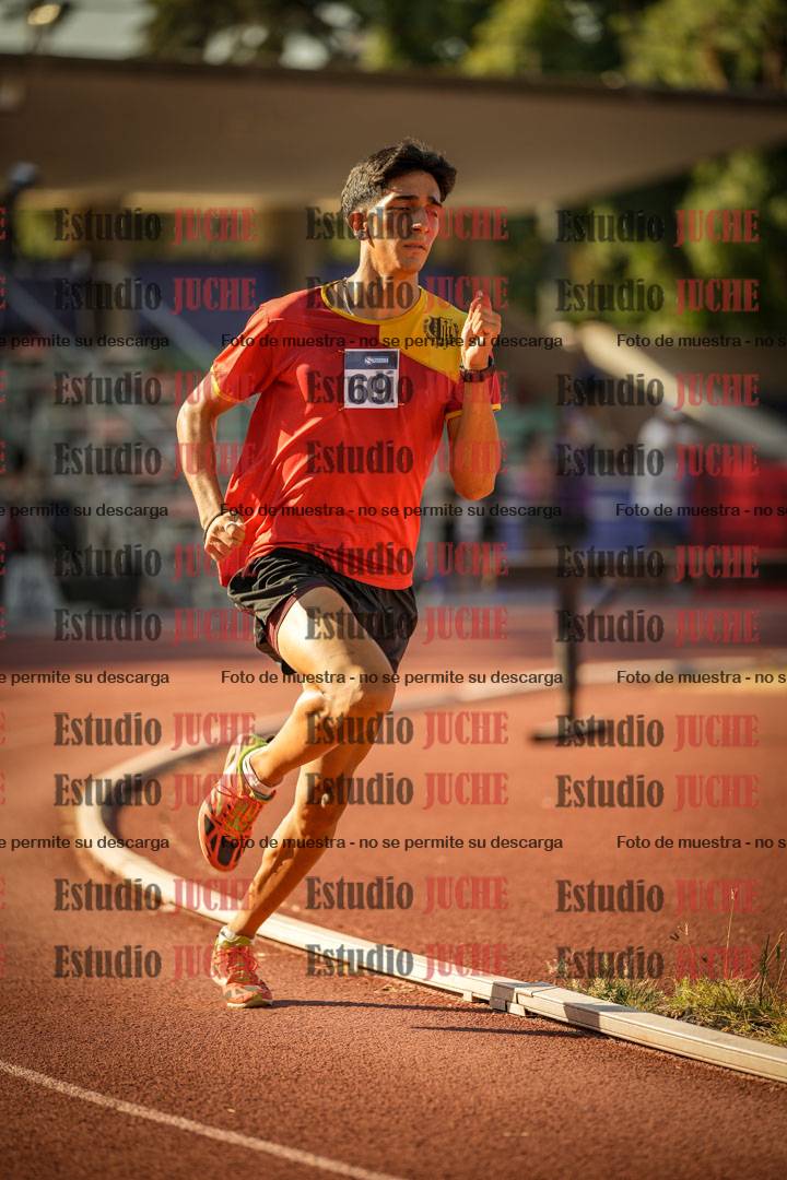 Fotos de los 800 m llanos de varones