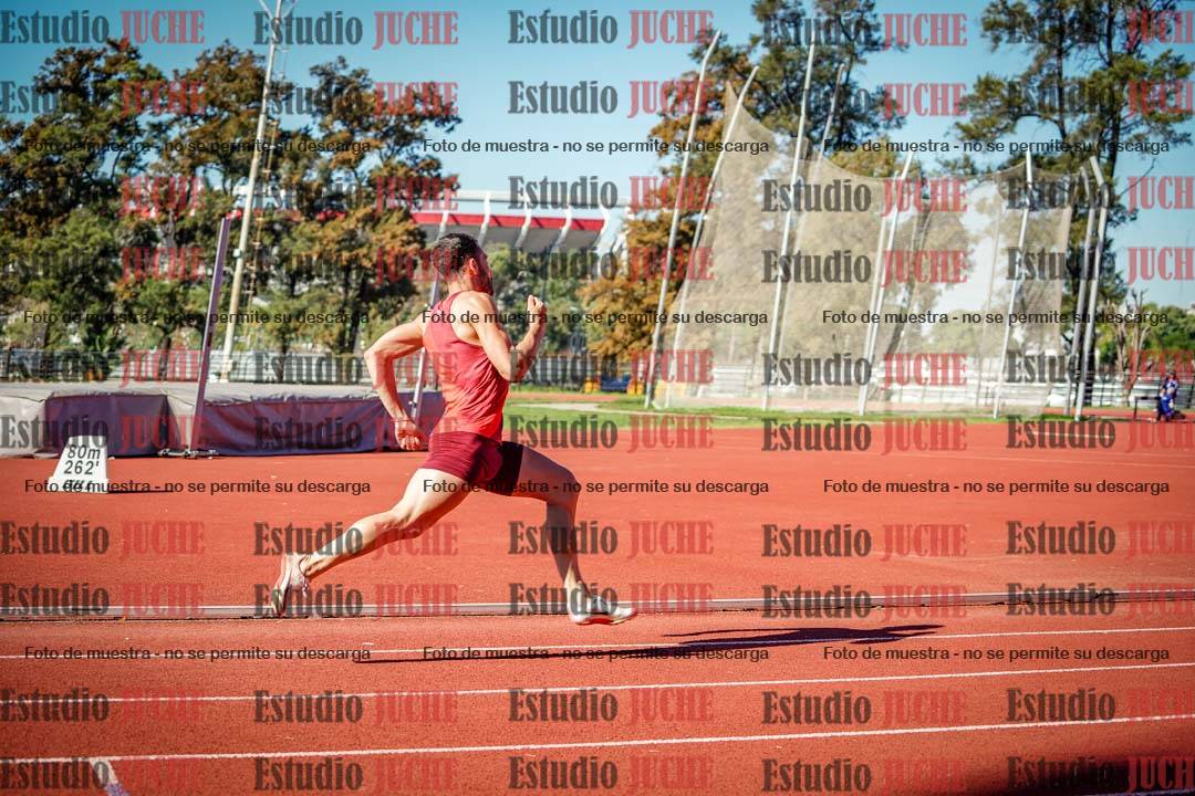 Fotos de los 400 m llanos de varones