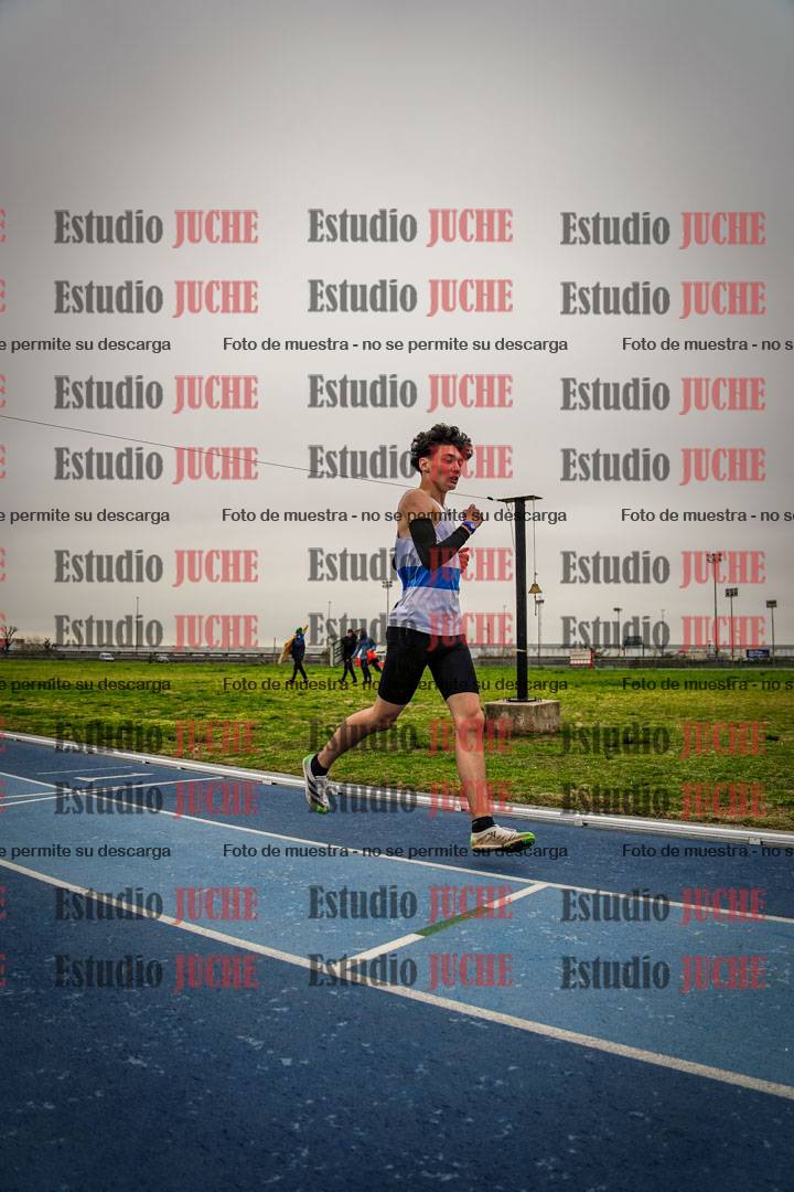 Fotos de los 800 m llanos de varones - heptatlón y hexatlón