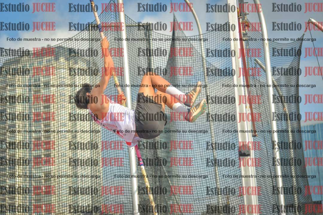 Fotos del salto con garrocha de varones - decatlón 8