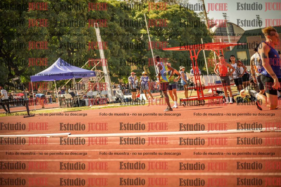 Fotos de los 400 m llanos de varones