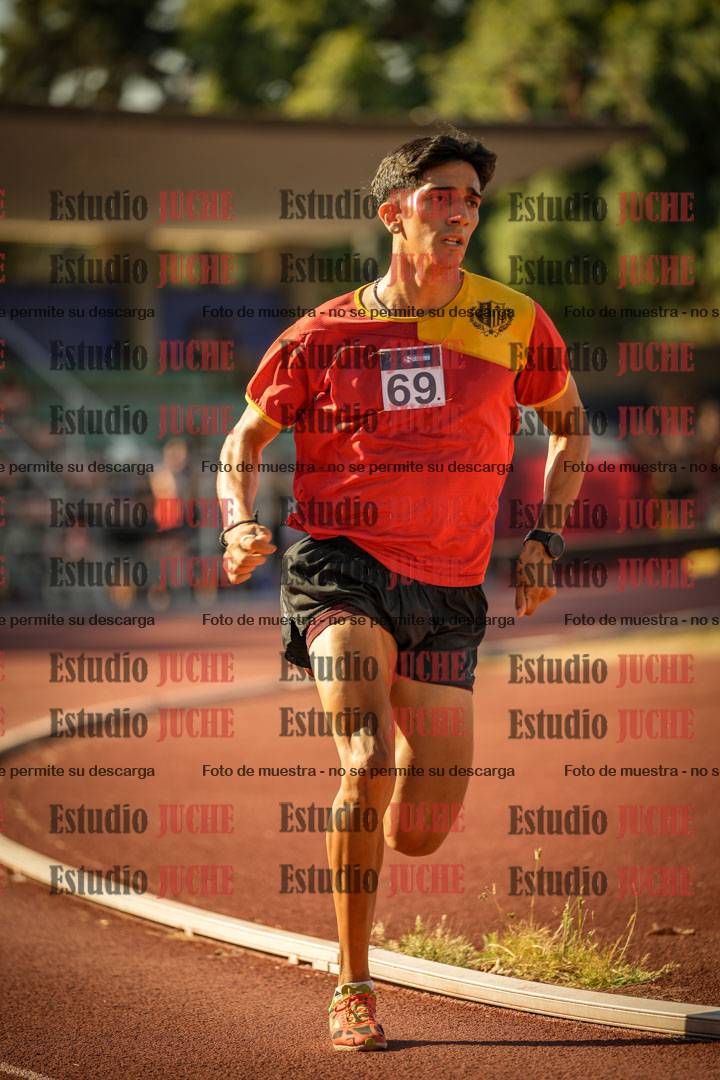 Fotos de los 800 m llanos de varones