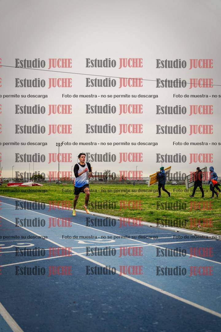 Fotos de los 800 m llanos de varones - heptatlón y hexatlón