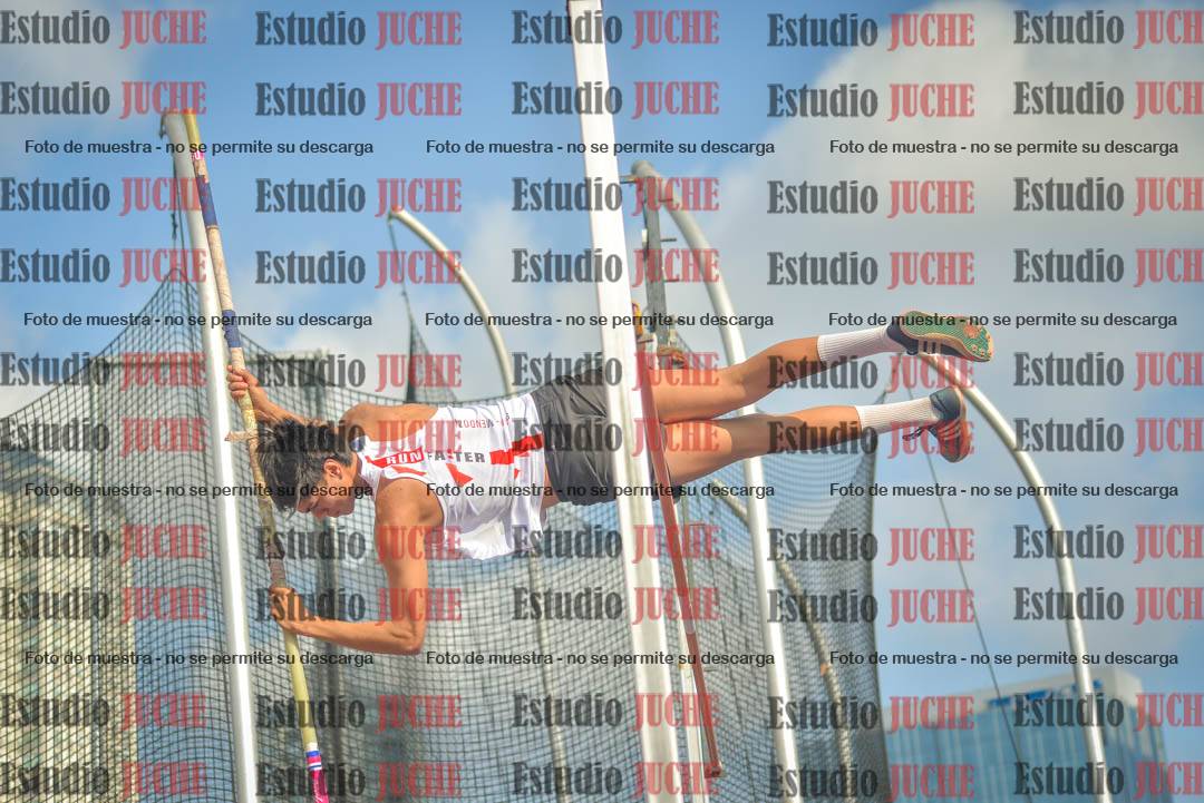Fotos del salto con garrocha de varones - decatlón 8